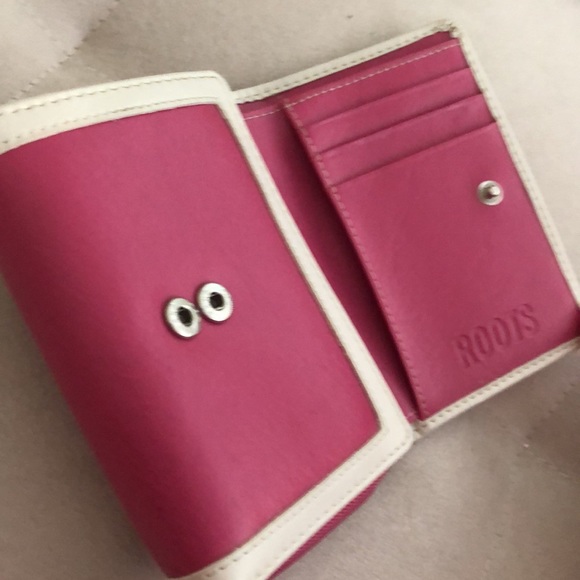 Roots wallet - Picture 2 of 5